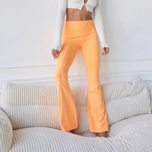 NWT Urban Outfitters Aria Flare Leggings- small